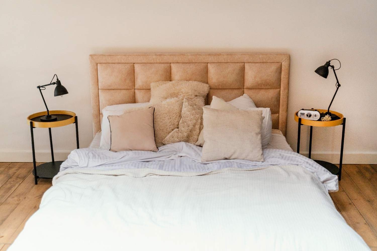 Aura Modern Curved Wingback Upholstered Bed